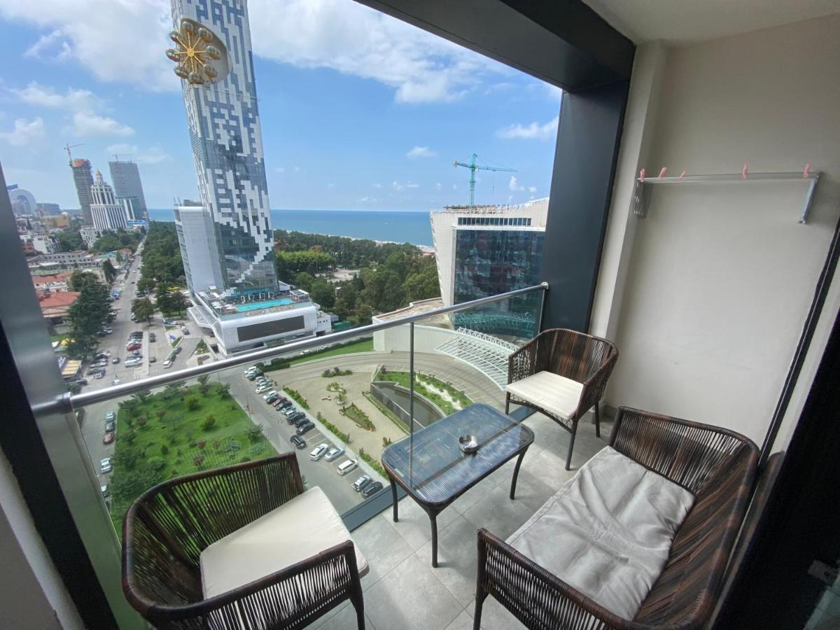 Apartment In Porta Batumi Tower Esterno foto