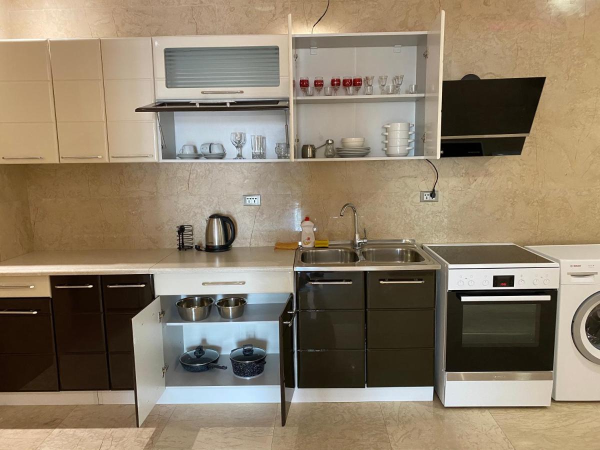 Apartment In Porta Batumi Tower Esterno foto