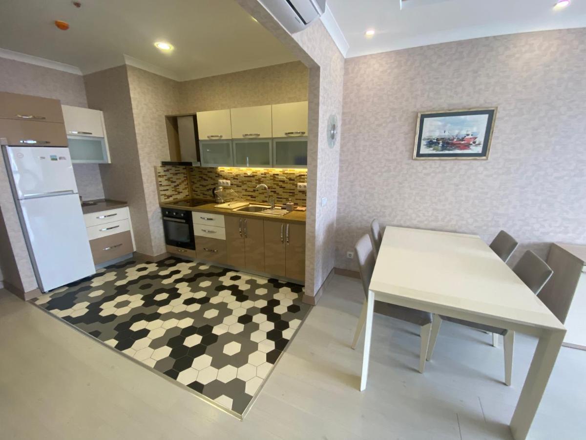 Apartment In Porta Batumi Tower Esterno foto