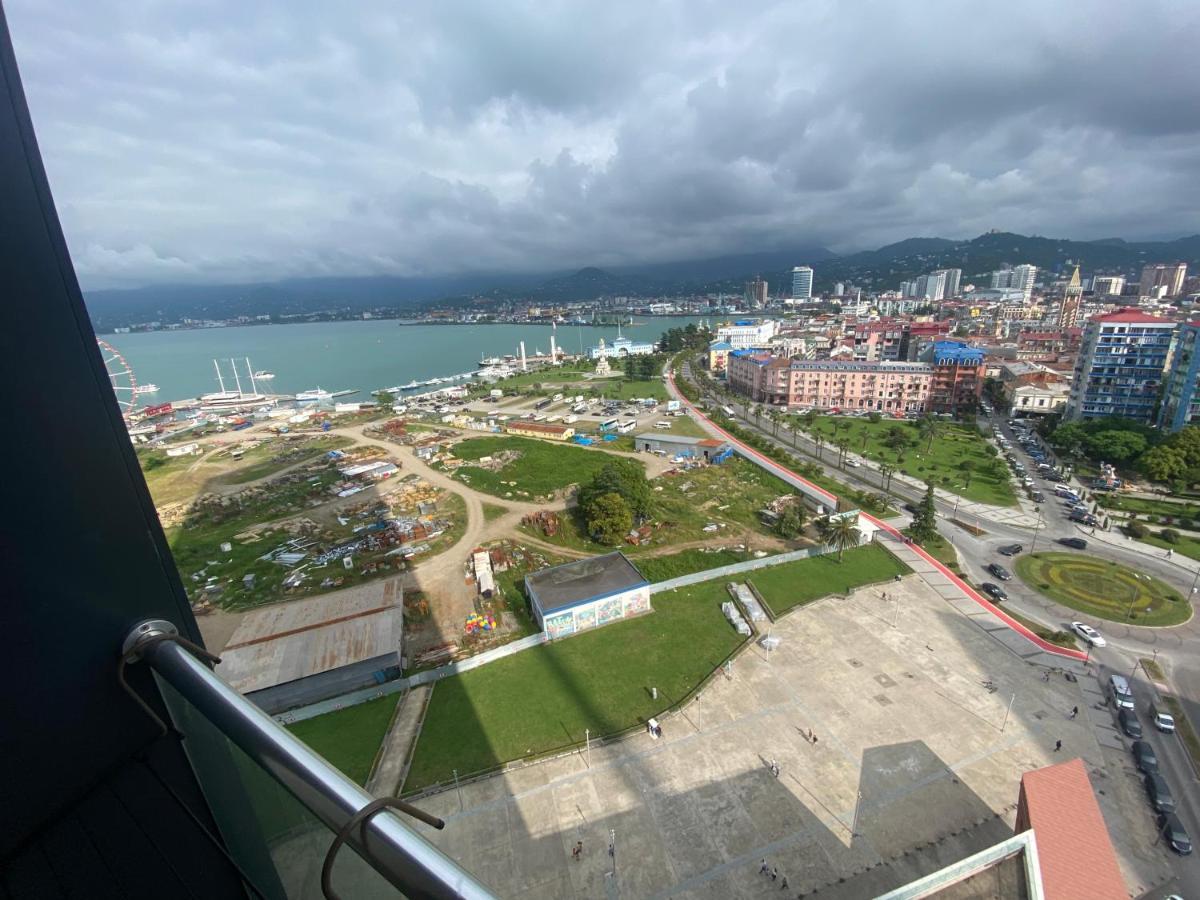 Apartment In Porta Batumi Tower Esterno foto