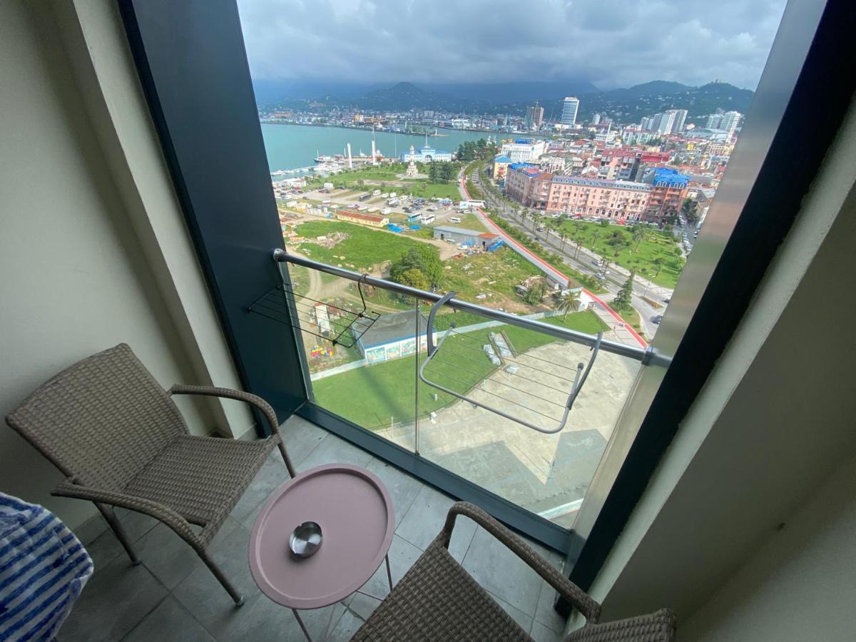 Apartment In Porta Batumi Tower Esterno foto