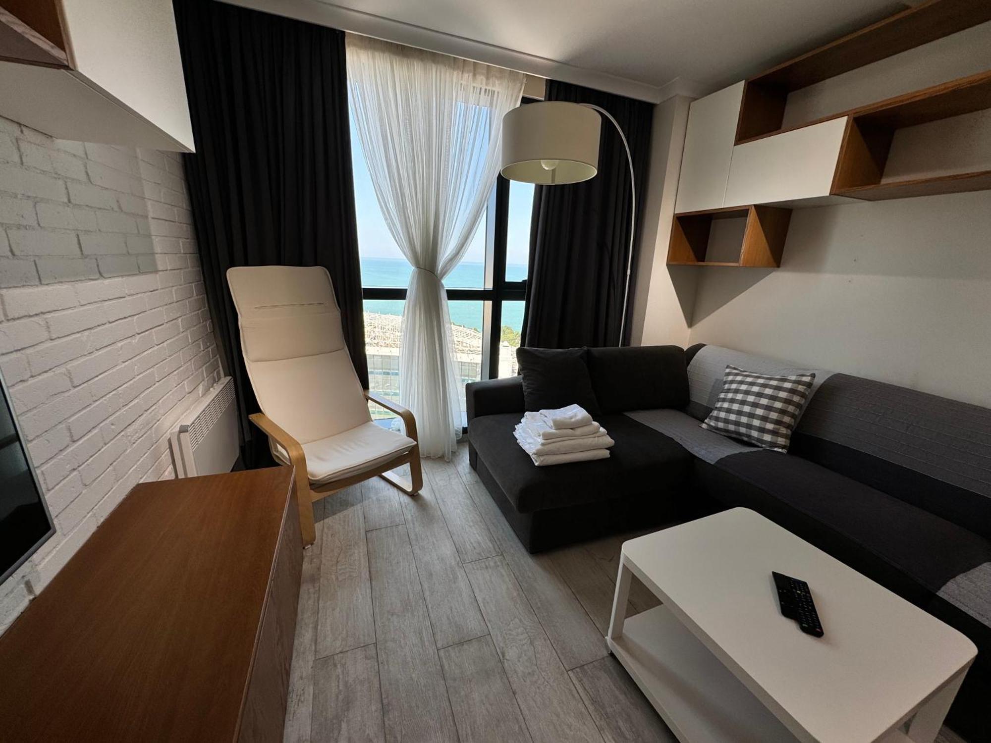Apartment In Porta Batumi Tower Esterno foto